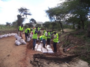 Ikuyuni Youth Group, Makueni County, roadworks using Do-nou technology